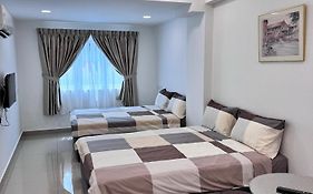 Famosa 2 Stay At Ong Kim Wee